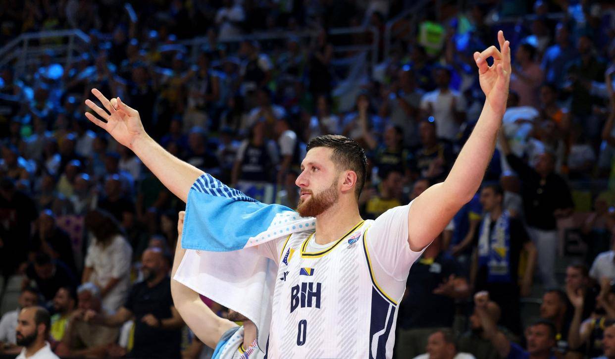 斯洛文尼亚队耀眼夺目,冲刺夺冠 斯洛文尼亚队耀眼夺目,冲刺夺冠