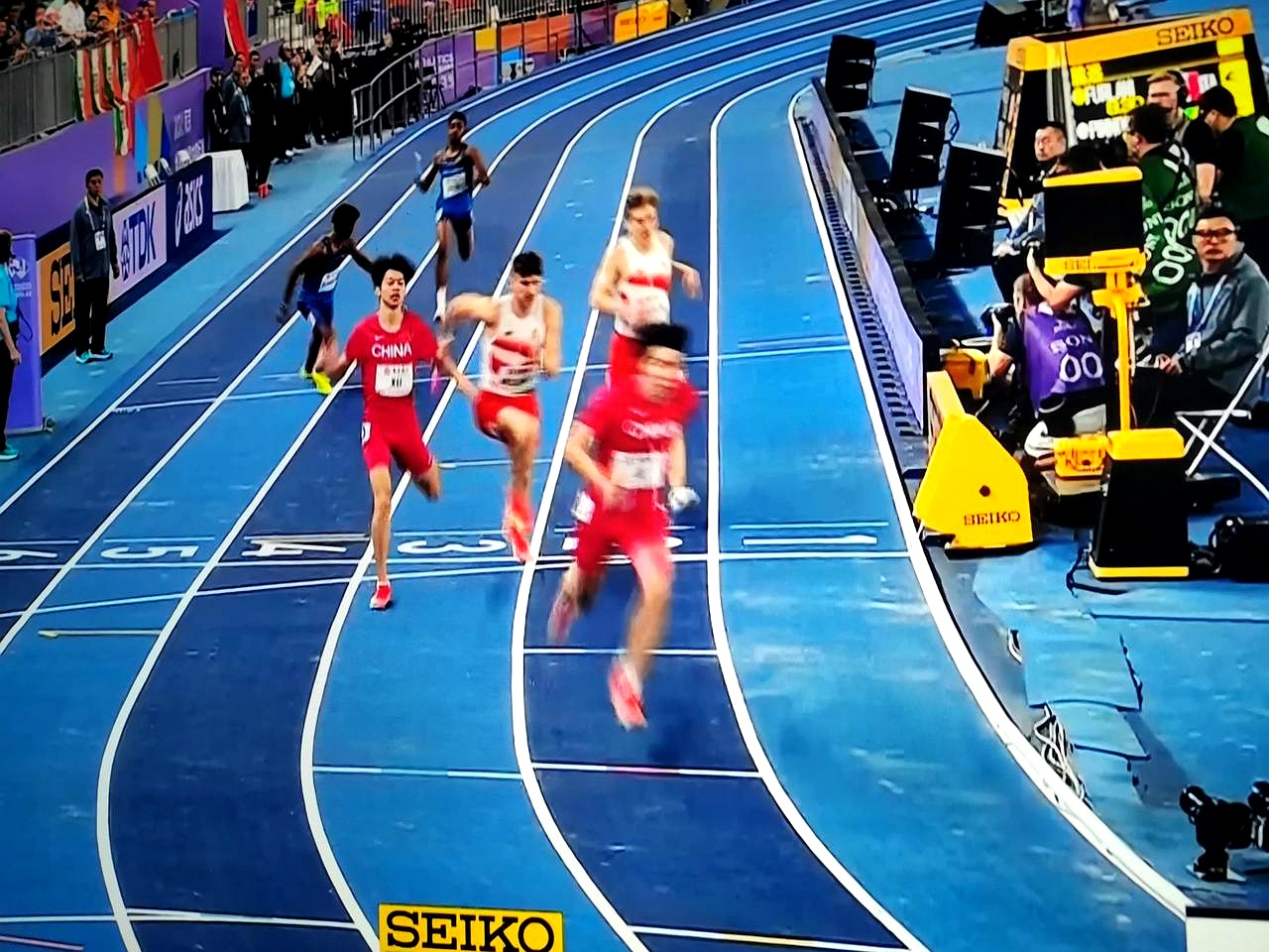 田径项目现场表现让人目不转睛