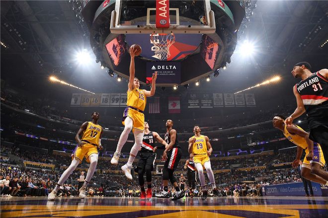 关于青岛队鏖战江苏队，麦科勒姆高光表现的信息