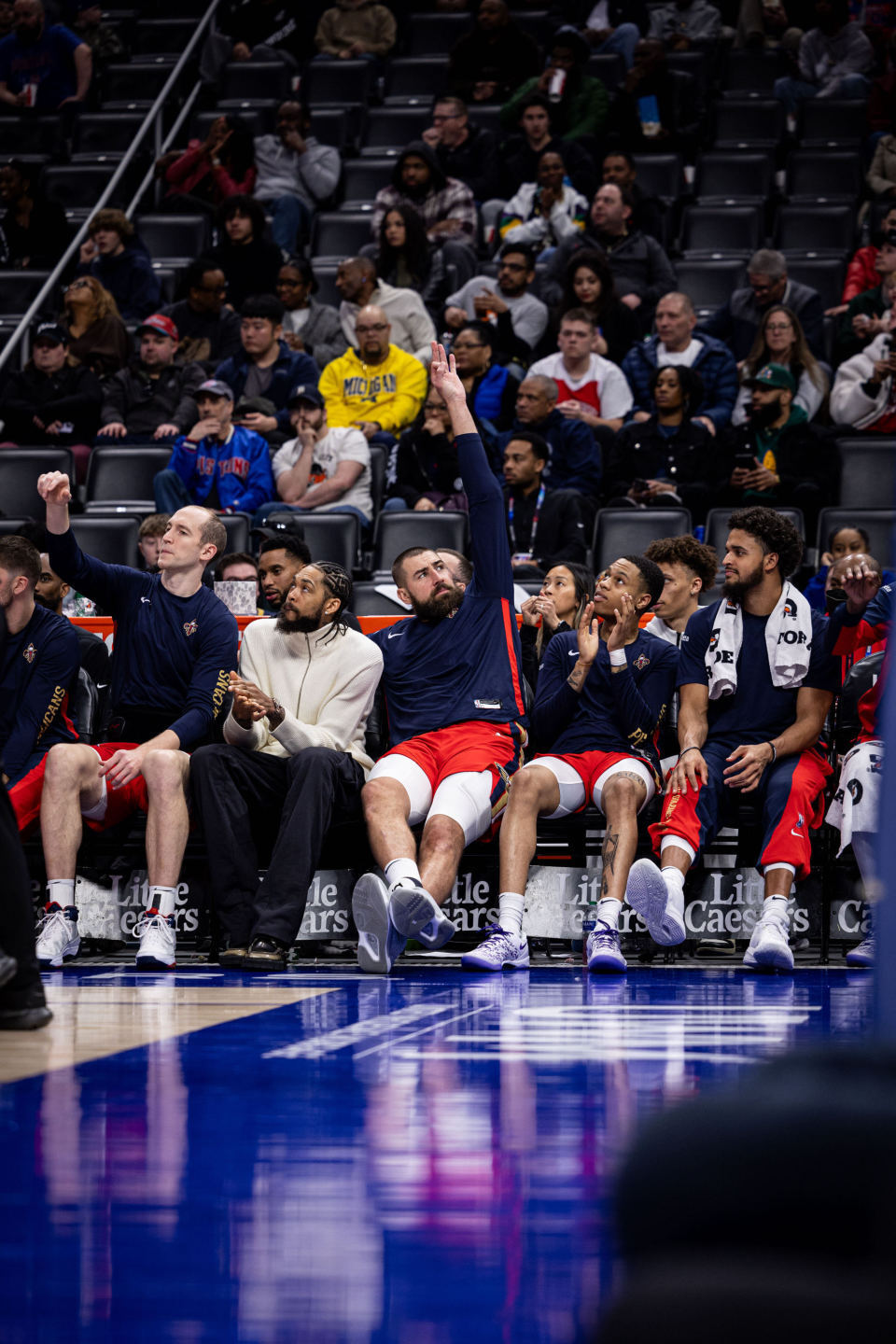 北京队完胜浙江队，锡安统治全场